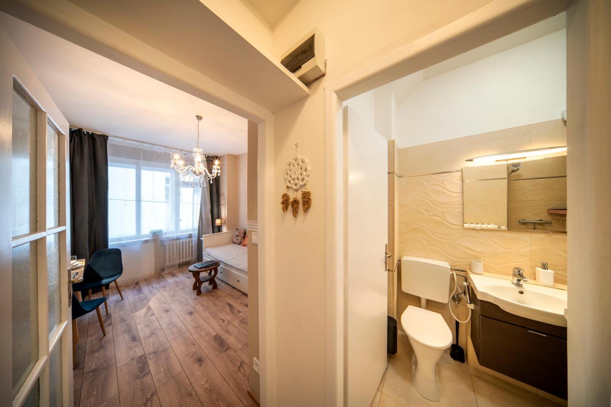 Studio Apartment - Tower Petrin ปราก ภายนอก รูปภาพ