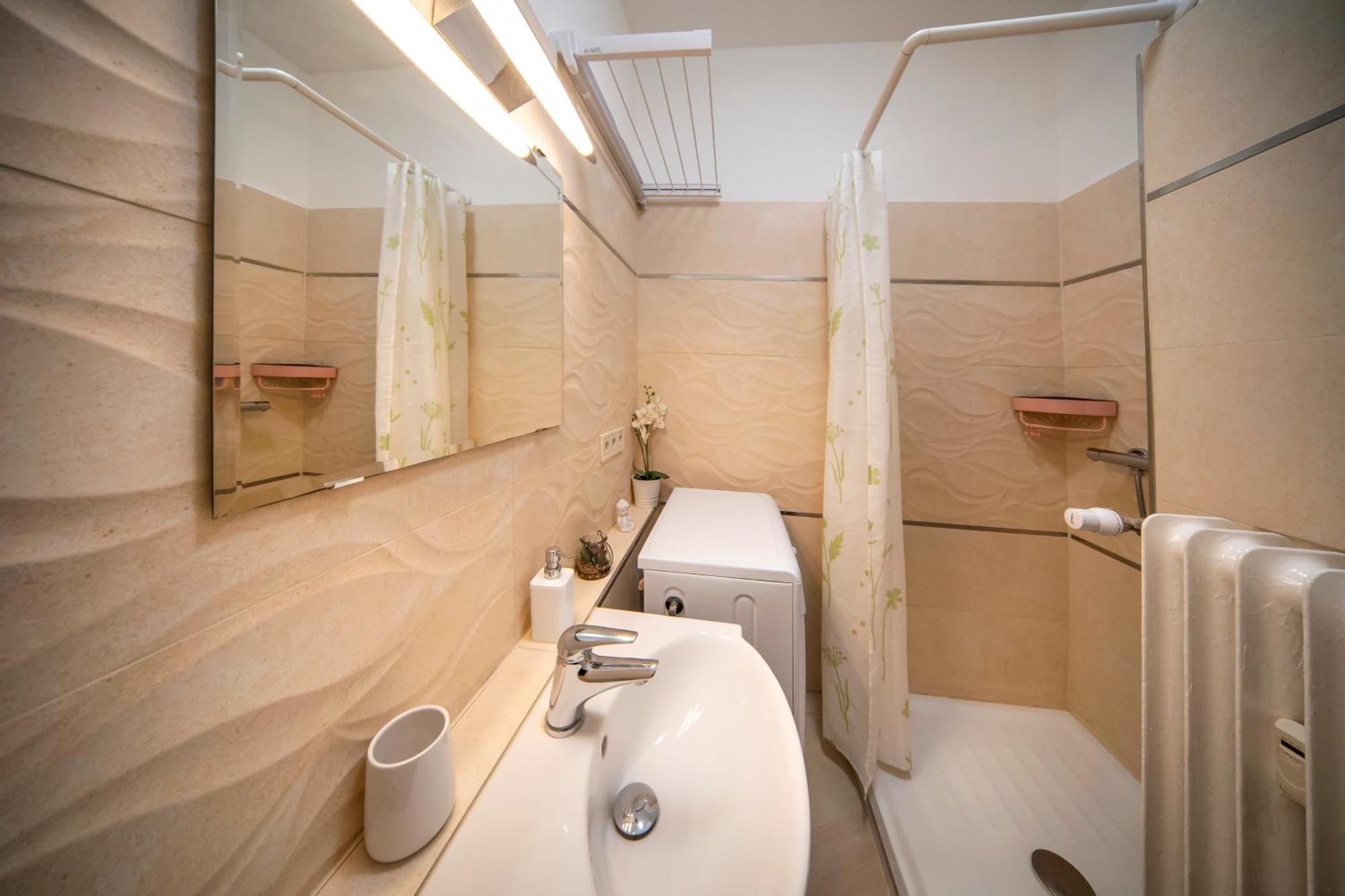 Studio Apartment - Tower Petrin ปราก ภายนอก รูปภาพ
